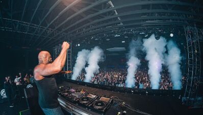 【ダウンロードリンク有り】DJ Diesel (DJ ディーゼル/シャキール・オニール)、10曲入りのエディットパック「THE SHAQ PACK  (ザ・シャック・パック) 」を無料リリース