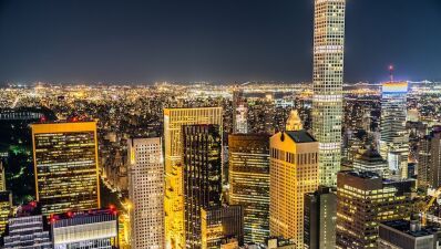 【アメリカ・ニューヨーク】2021年4月2日から集会などの規制を緩和、収容人数に制限をかけつつコンサート等の再開を発表