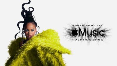 Rihanna (リアーナ) 、NFLスーパーボウル ハーフタイムショー出演記念で過去8枚全てのスタジオ・アルバムを限定プライスオフ！NFL全32チームのファンが "Stay" を歌う映像も公開