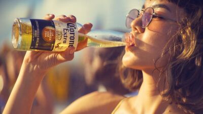 【CORONA SUNSETS FESTIVALレポート】沖縄の海風の中、コロナビールと音楽が演出する最高の夏の始まり！