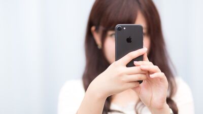 余計なお世話…!? せっかく盛った写真でも元の画像に復元してしまうとんでもない技術をアドビが開発してしまう