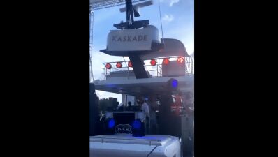 Kaskade（カスケード）、新型コロナ感染者数激増のマイアミでガイドラインを無視した違法ボートパーティーを開催、SNSで非難の的に