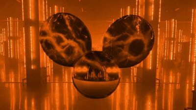 deadmau5 (デッドマウス) の音楽が流れる中、壮大なライティングの景観の中を歩くトリッピーで幻想的な没入型体験、ラスベガス AREA15にて8週間に渡り開催