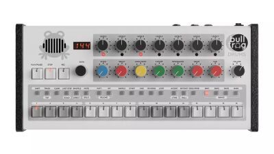 Richie Hawtin (リッチー・ホウティン) がラトビアの人気シンセメーカー「Erica Synths (エリカ・シンセ)」と共同でドラムマシン「Bullfrog Drums」をリリース