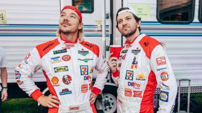 【DILLON + DIPLO = DILPO】Dillon Francis（ディロン・フランシス）が誕生日にDiplo（ディプロ）とフュージョンしまくったカオスなコラボグッズを72時間限定販売中