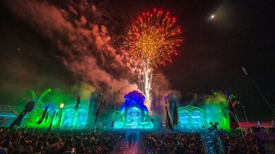 【Imagine Music Festival】参加後、裸で朦朧としてさまよっていた男性が指示に従わなかったため、警察が男を16回気絶させ首を押さえ付けて窒息死させ、家族が訴訟を起こす……アメリカ