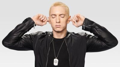EMINEM が Bonnaroo ステージで使用した銃声音がリアル過ぎて物議を醸す