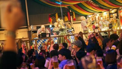 家族連れや愛犬も一緒に楽しめるビールの祭典『横浜オクトーバーフェスト2026』横浜赤レンガ倉庫にて9月18日 (金) 〜17日間開催、ノンアルコールも含む多彩なドリンクも用意