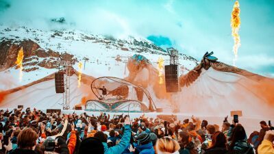【閲覧リンクあり】現在フランスの雪山にて開催中の『Tomorrowland Winter 2023』、本日より5日間連続でのライブ配信が決定！