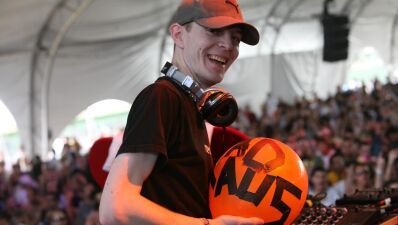 25年のキャリアを持つdeadmau5 (デッドマウス) 、最新のポットキャストにて「ダンスミュージックはあまり好きではないし楽しくない。制作するのは好き」