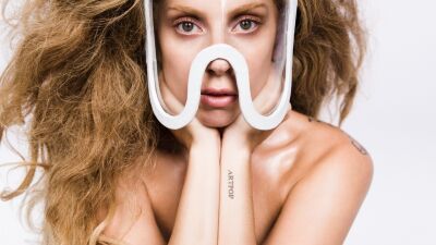 Lady Gaga (レディー・ガガ) 、アルバム『ARTPOP』10周年の記念盤の発売が決定、10周年を記念したポップアップストアも11月30日 (木) より開催！