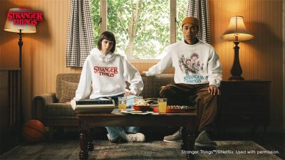 GU (ジーユー) とNetflixドラマシリーズ『Stranger Things (ストレンジャー・シングス) 』がコラボしたスウェットやTシャツ等が11月17日 (金) より全国のGU店舗にて販売