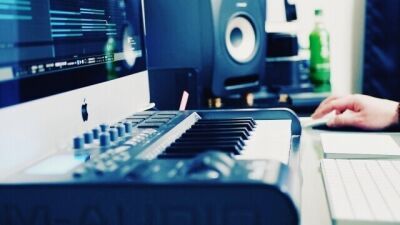 楽曲制作のカジュアル化により、2024年度の "1日" にリリースされる楽曲数は、1989年度の "1年間" にリリースされた楽曲数を上回ることが明らかに