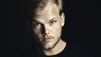 Avicii（アヴィーチー）が Aloe Blacc（アーロー・ブラック）をフィーチャーしたシングル「SOS」をリリース