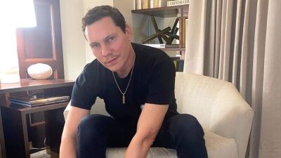 Tiësto（ティエスト）がSNSに謎のティーザービデオを投稿。別名義「VERWEST」での活動の可能性が...!?