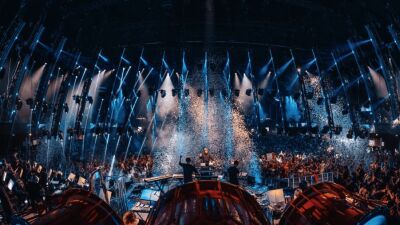 フィッシャー、アーミン・ヴァン・ブーレンなど……TomorrowlandでEDMの名曲の数々がオーケストラで披露！