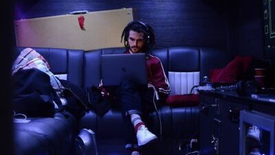 【まさに天才】マデオン、ドリアン・コンセプト、FKJ、フォー・テット……アーティストたちによる即興作曲動画がすごい！