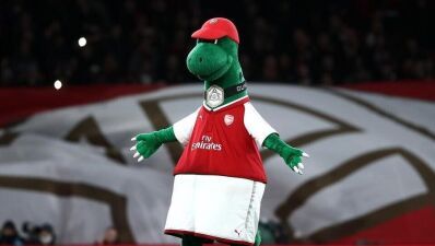 新型コロナの影響でイングランドのサッカーチームのクラブマスコットが解雇……しかしスペインの強豪チームがまさかのオファー!?!?