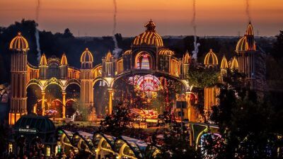 「Tomorrowland」ホリデーシーズンを祝しオーケストラ編成のSymphony of Unity (シンフォニー・オブ・ユニティー) のパフォーマンスをYouTubeにて世界に発信