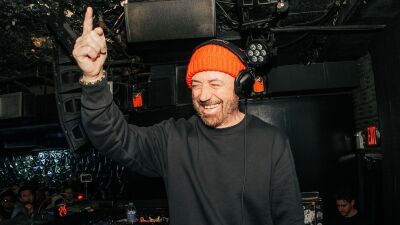 イタリア出身のエレクトロ・ハウスの先駆者Benny Benassi (ベニー・ベナッシ) 、メロディック・テクノにフォーカスした新曲 "Just Like That" をリリース