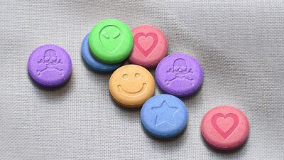 オーストラリアにて通常の2〜３倍量の非常に危険な “高用量MDMA” カプセルと錠剤が流通…保健局やフェスが警告＆調査中