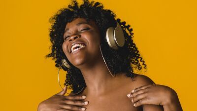 英国の音楽市場全体の収益の約80％がブラックミュージック (黒人音楽) によるものであることが判明、しかし黒人アーティストと業界関係者の間には20％の賃金格差…