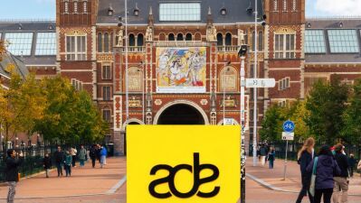 「ADE 2026」でネックレス強奪が多発、一部では催涙ガスや唐辛子スプレーも使用される…警察に数十件の被害届