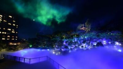 『ホテル椿山荘東京』イエローナイフのオーロラを再現、進化した「森のオーロラ」を組み合わせた「森のオーロラと祈り星～アニバーサリーフラッシュ～」11月11日より公開