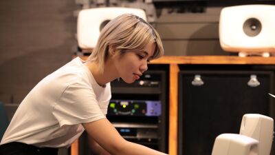 【DJ moe 独占インタビュー】音もオシャレもこだわりたい！ 次世代フィメールDJが体感した世界の現実と潮流（アーティストが聴くGENELEC シリーズ）