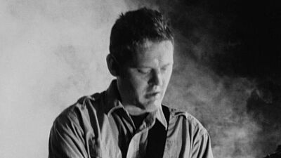 Massive Attack (マッシヴ・アタック) のギタリスト Angelo Bruschini (アンジェロ・ブルスキーニ) が肺がんで死去、享年62歳