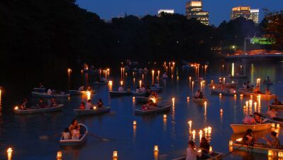 3年ぶり2夜連続開催！「皇居千鳥ヶ淵 灯ろう流し －千代田区納涼の夕べ－ 」開催決定、抽選でボートに乗船しての灯ろう流しも