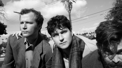 Vampire Weekend (ヴァンパイア・ウィークエンド) 、5年の沈黙を破り5作目アルバム『Only God Was Above Us』4月発売決定！皆既日食の日にオースティンにてリリース・ラ