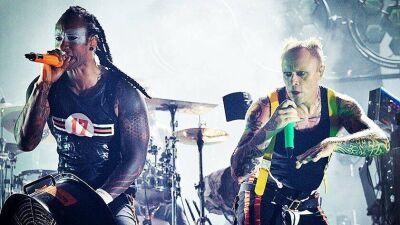 The Prodigy（ザ・プロディジー）、 ウータン・クランのRZA（リッザ）、カナダのドラムンベースプロデューサーRené LaVice（ルネ・ラヴィス）と共に名曲 "Breathe" をリワーク