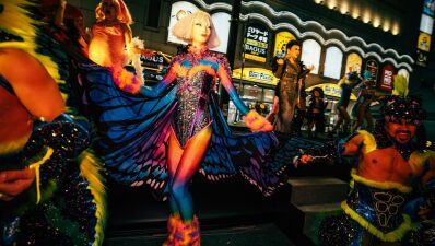 ダンサー、ショーガール、ドラァグクイーンのパフォーマンス、歌舞伎町グルメやドリンクも「歌舞伎超祭」新宿・歌舞伎町シネシティ広場等で11月3日（木・祝）開催、入場料無料