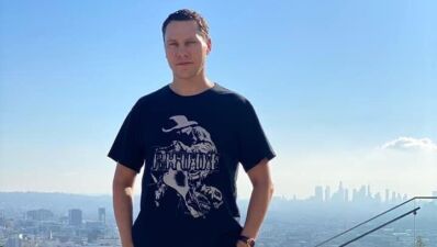 Tiësto（ティエスト）が日本時間の9月25日（金）12時〜、アイコニックな会場・Red Rocksよりライブ配信、 ニューシングル「The Business」をお披露目！