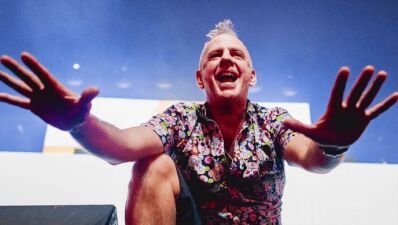 イギリスのレジェンドFatboy Slim (ファットボーイ・スリム) 、世界最大級の音楽フェスの一つ「Glastonbury Festival」で自身通算100回目の出演を祝福！