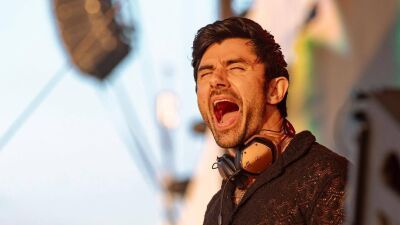 イビザ系トランスDJ/ProducerのATB (アンドレ・タンネバーガー) とKSHMR (カシミア) がスタジオでのツーショット写真を公開、コラボの予感!?