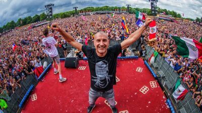 ハードスタイルのゴッドファーザー DJ The Prophet (DJ ザ・プロフェット) 、2023年6月25日に開催されたDefqon.1.のクロージングセレモニーにて引退パフォーマンスを披露