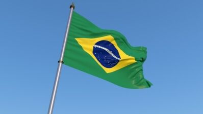 米国人旅行者がブラジル旅行の際、ビザ取得必須に加え、銀行口座に2,000ドル (約290,858円) 以上の預金があることが新たに必須条件に