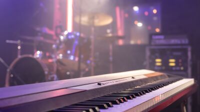 【音楽業界と経済】世界の音楽収益が増加した2023年、収益の3分の2はストリーミング…"新たな音楽環境におけるレーベルの機能" を再設計することが2024年の課題？
