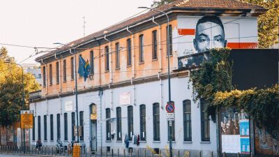 イタリア・ミラノのナイトクラブ/実験的芸術文化施設、2026年冬季オリンピック開会式で強制的に閉鎖され数千ユーロの損害