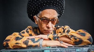 レゲエとパンクを融合させ、DJや映画監督として現在の音楽シーンに多大な影響を及ぼしてきた【Don Letts】の来日決定