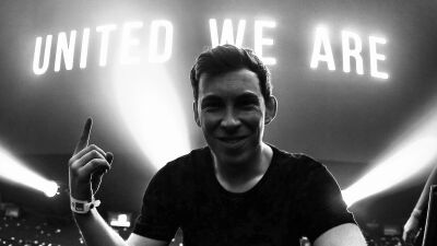 Hardwell (ハードウェル) 、今月ベルギーで開催される「Tomorrowland」にてデビューアルバム "United We Are" の10周年を祝う記念セット披露決定