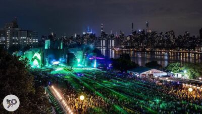2022年にアメリカ・ニューヨークで開催されたフェス「Electric Zoo 2022」にて、麻薬取締刑事がVIPテーブルから高級シャンパンを盗んだとして起訴される