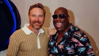 David Guetta (デヴィッド・ゲッタ) とCarl Cox (カール・コックス) がイビザの大人気べニュー[UNVRS] で初のB2Bセットを披露