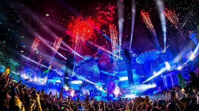 Tomorrowlandのネットラジオ「One World Radio」がファン投票によって決定したプレイリスト「Ibiza 500リスト」を発表、1位には２年連続であの曲が