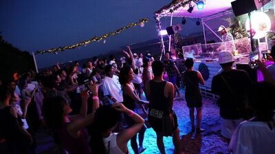 新しいカルチャーの息吹。まさに楽園だった、Tropical Disco in SARUSHIMAを完全レポート