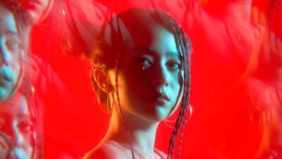 RAYRAY（レイレイ）、Barong Family からリリースの新曲「The Space Ft. Sky Sky」でキュートな歌声とラップを披露！MVも同時公開