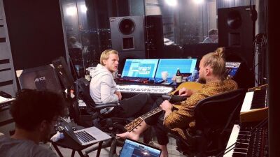 Avicii（アヴィーチー）の父Klas Bergling（クラス・バーグリング）、最新インタビューにてアーティストは更なる精神的な健康が必要だと訴える