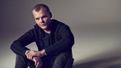 Avicii（アヴィーチー）の家族が、Avicii のカタログの75％を Pophouse Entertainment に売却
